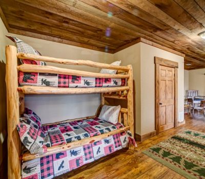 Cabin-rental-blue-ridge-ga RestingBearRetreat lower level twin bunks common area (Medium)