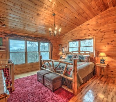 Cabin-rental-blue-ridge-ga RestingBearRetreat upper level Master bdrm King (Medium)